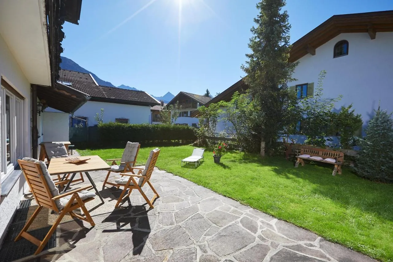 Ferienwohnung Zum Hirschgarten Krün 0*,  Alemania